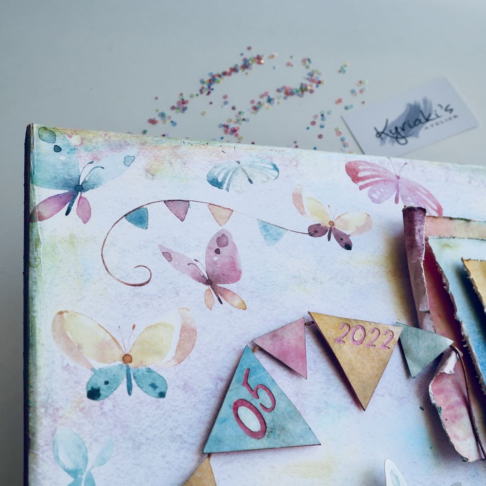 Κάδρο με πεταλούδες,Κάδρο με φωτογραφία, Κοριτσίστικος πίνακας με όνομα, πεταλούδες κίτρινες,ροζ, μπλε