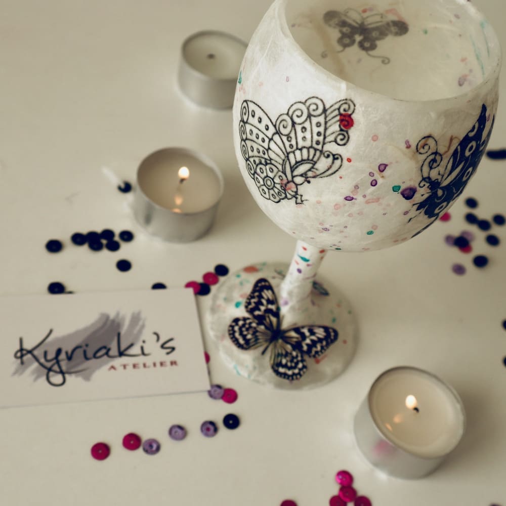 Χειροποίητο κηροπήγιο για ρεσώ με ασπ΄ρομαυρο θέμα, διακόσμηση με πεταλούδες, μοντέρνα διακόσμηση με ασπρόμαυρα διακοσμητικά, ασπρόμαυρο με λίγο χρώμα, butterfly, black and white, in colour, modern, handmade, candle holder